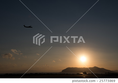 Take off from Hakodate Airport 25773869
