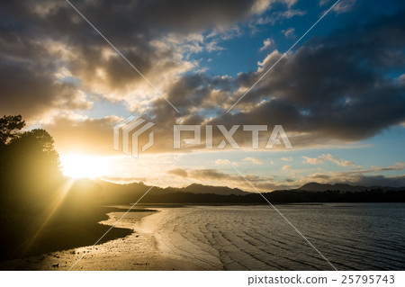 sunrise in sea bay New Zealand 25795743