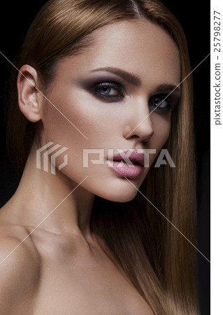 Stock Photo: Beauty fashion model girl with bright makeup