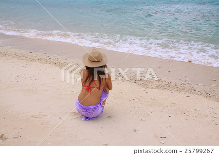 看著波浪的女孩 看著波浪的女孩 25799267