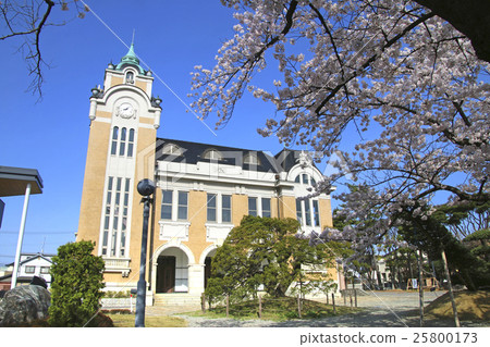 Sakura and Koriyama city public hall 25800173