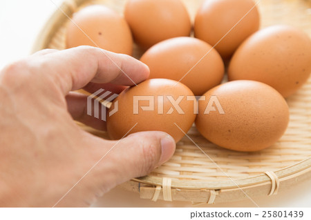 Egg red ball white back 25801439