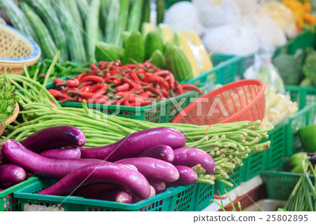 Traditional asian market 25802895