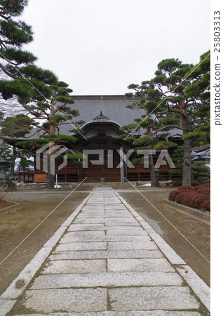 Shinshu Matsumoto的寺廟接近寺廟和正殿的寺廟淨土佛教寺廟七神新幹線門山川門和立川風格的鐘樓是出色的 Shinshu Matsumoto的寺廟接近寺廟和正殿的寺廟淨土佛教寺廟七神新幹線門山川門和立川風格的鐘樓是出色的 25803313