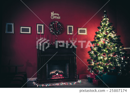 Defocused background Living room, christmas tree Defocused background Living room, christmas tree 25807174