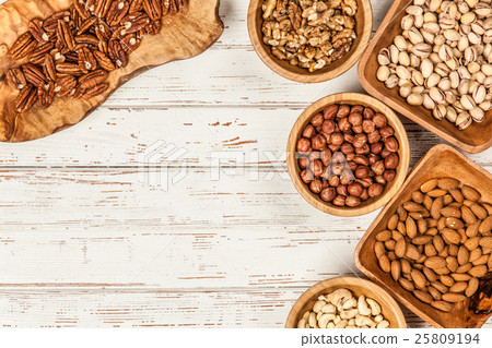 Assortment of nuts 25809194