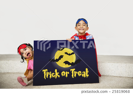 Halloween Trick Treat Spooky Creepy Pumpkin Concept Halloween Trick Treat Spooky Creepy Pumpkin Concept 25819068