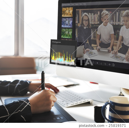 Photo Editor Histogram Setting Concept Photo Editor Histogram Setting Concept 25819371