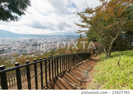 Step trail to sightseeing Shimoyoshida city 25825765