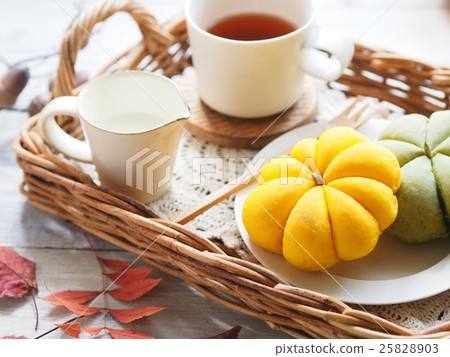 與茶時間的南瓜麵包 與茶時間的南瓜麵包 25828903