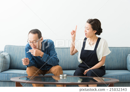 Smokers and nonsmokers Smokers and nonsmokers 25832343