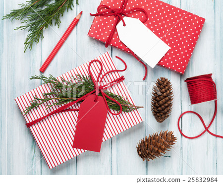 Christmas gift boxes 25832984