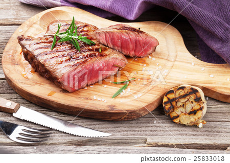 Grilled beef steak Grilled beef steak 25833018
