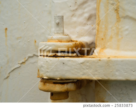 Rusted hinge Rusted hinge 25833873