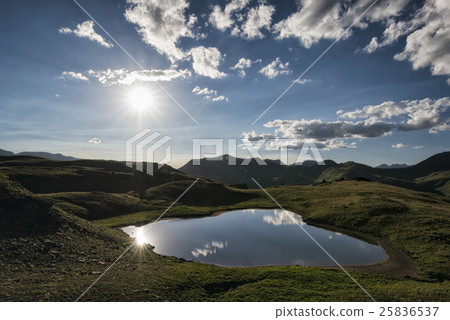Evening landscape in the Rocky Mountains Evening landscape in the Rocky Mountains 25836537