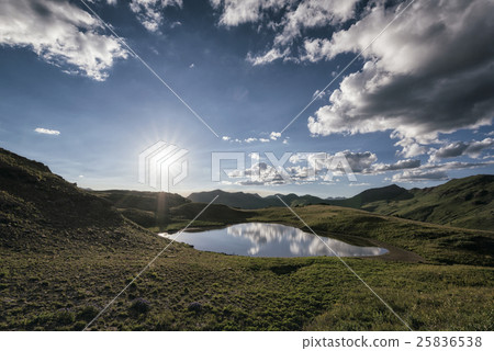 Evening landscape in the Rocky Mountains 25836538