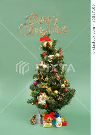 Green Back Christmas Tree 25837109