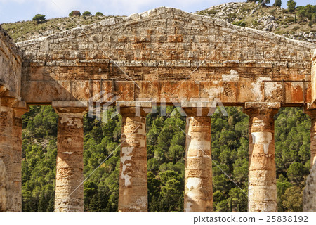 greek temple in the ancient city of Segesta,Sicily 25838192