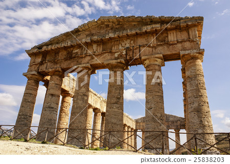 greek temple in the ancient city of Segesta,Sicily greek temple in the ancient city of Segesta,Sicily 25838203