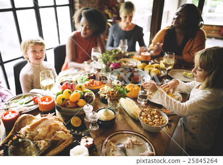 Thanksgiving Celebration Tradition Family Dinner Concept 25845264