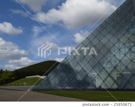 Pyramid of Moerenuma Park's glass Pyramid of Moerenuma Park's glass 25850671
