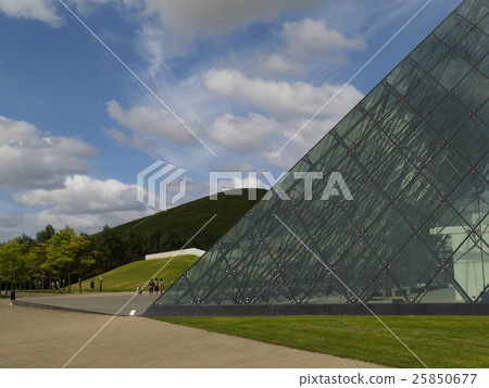 Moerenuma公園的金字塔玻璃 Moerenuma公園的金字塔玻璃 25850677