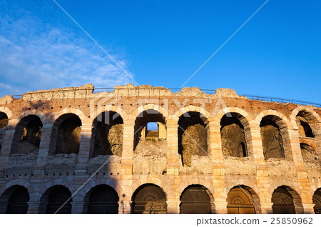 Arena of Verona at Sunset - Italy Arena of Verona at Sunset - Italy 25850962