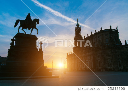 Statue of the saxon King Johann in front  25852300
