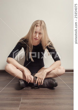 girl on floor girl on floor 25854075