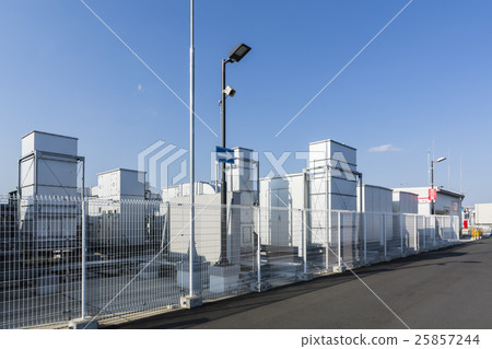 Roof of large shopping mall 25857244