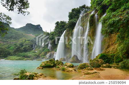 Ban Gioc Waterfall, Vietnam  25859094
