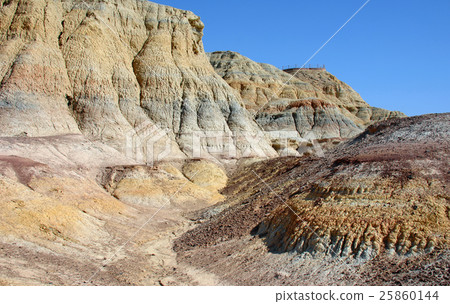 五色城(新疆福州自治區Ura Loki Xi市) 五色城(新疆福州自治區Ura Loki Xi市) 25860144