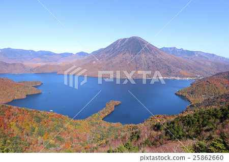 從半月山觀景台看到的奧彥 從半月山觀景台看到的奧彥 25862660