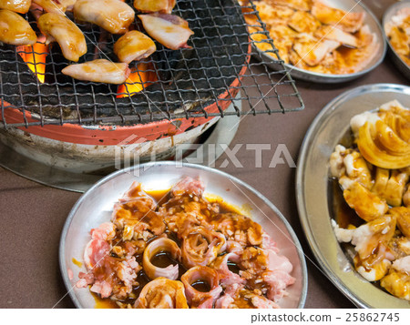 Grilled meat Grilled meat 25862745