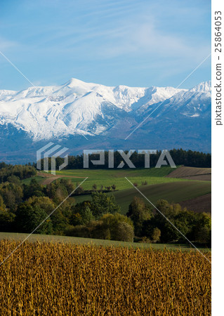 Autumn earth and a crowned mountain Autumn earth and a crowned mountain 25864053