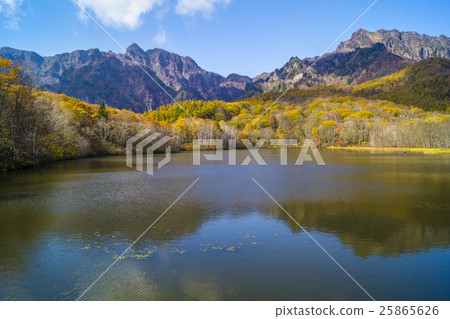 Shinshu Nagano City Togakushi Aki no kagami pond and Togaki mountain range and Nishidake 25865626