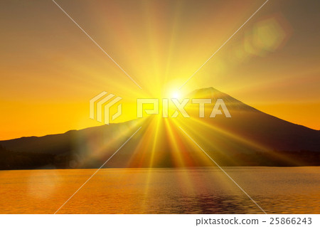 富士山和早晨的太陽 25866243