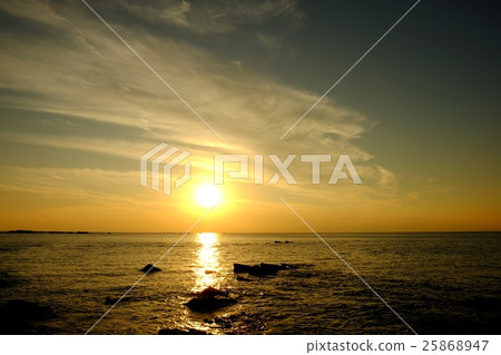 View of the sunset · oil pot View of the sunset · oil pot 25868947