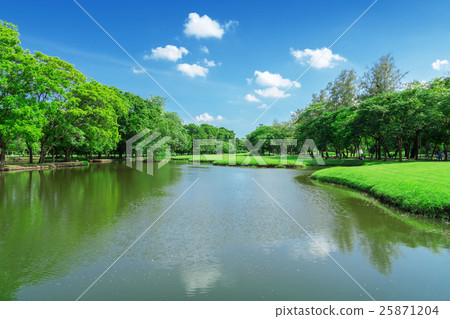 Wachirabenchatat Park 25871204