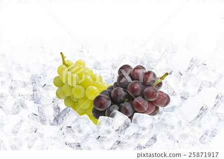 Grapes 25871917