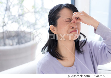 Middle women 25874898