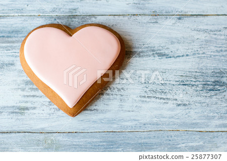 Cookie in shape of heart. Cookie in shape of heart. 25877307
