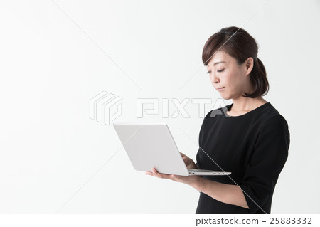 中年女性正式著裝·白背 中年女性正式著裝·白背 25883332
