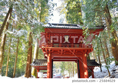 日光雪風景陽光Futarabayama寺廟花門 25884029