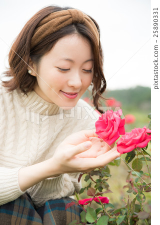 Rose women Rose women 25890331