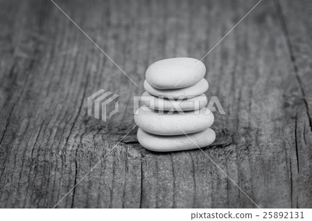 Pyramid of zen stones Pyramid of zen stones 25892131