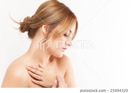 Bridal / Beauty Shot 25894320