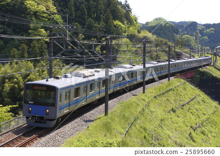 穿越群山的西武秩父線20000系列（苔蘚福祿考臨時時刻表） 25895660