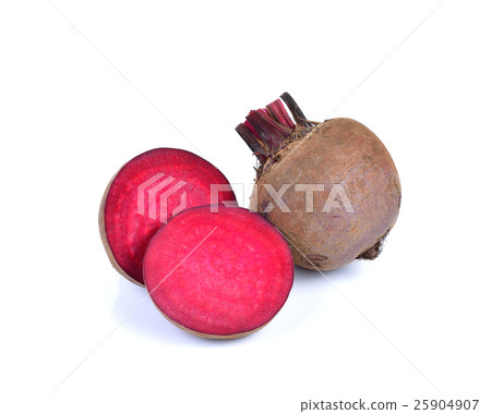 Fresh beetroot isolated on white background 25904907