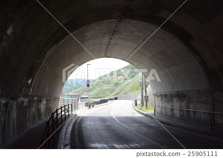 一條隧道 一條隧道 25905111